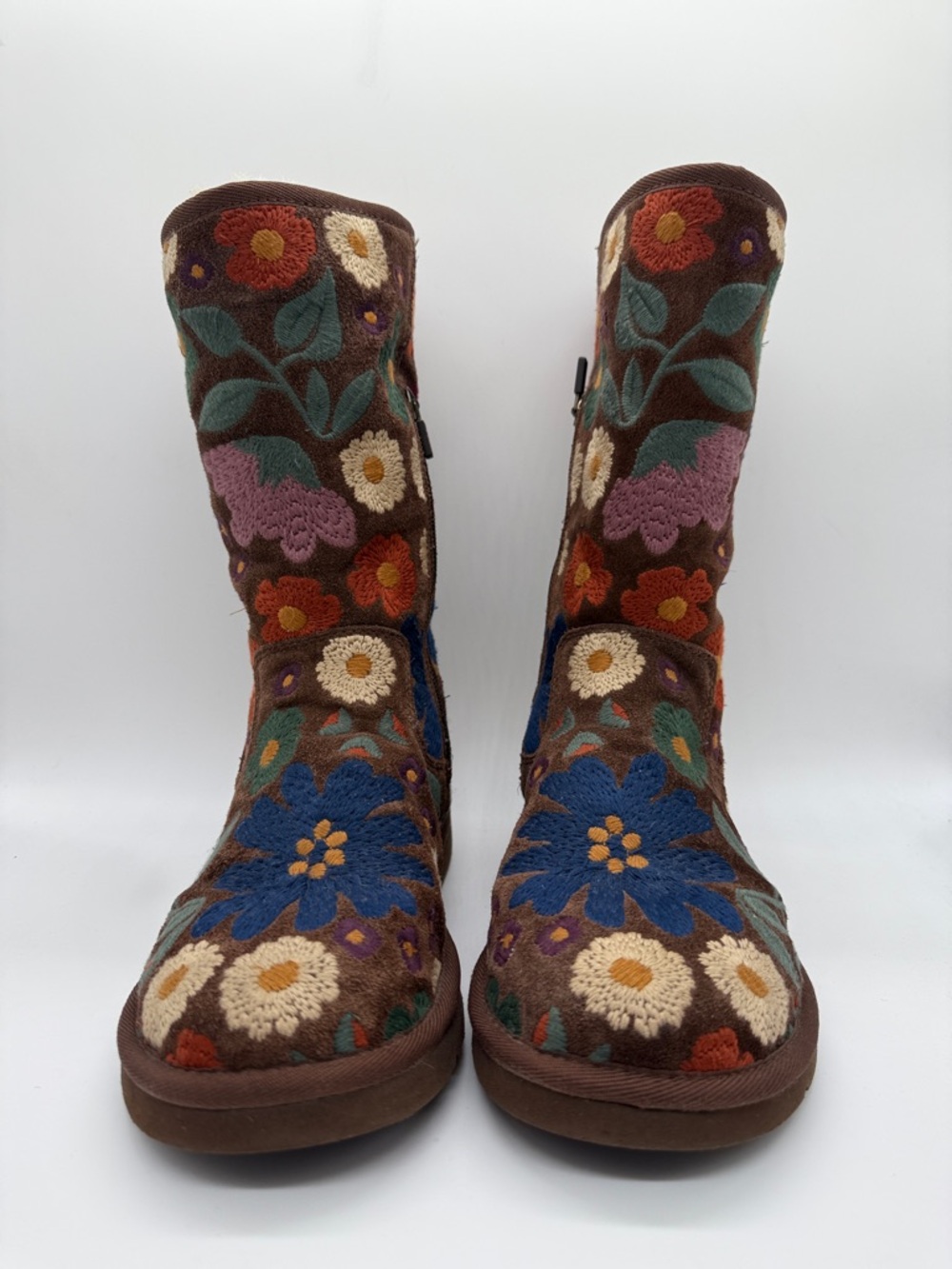 UGG Limited Edition Wahine Embroidered Floral Boots , US 8 - Picture 2 of 9